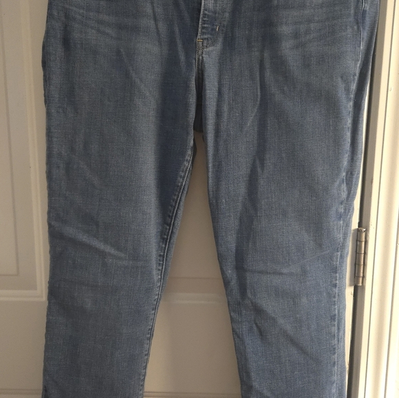 Levi's Denim - Levi's Women's Straight Leg Jeans in Light Blue